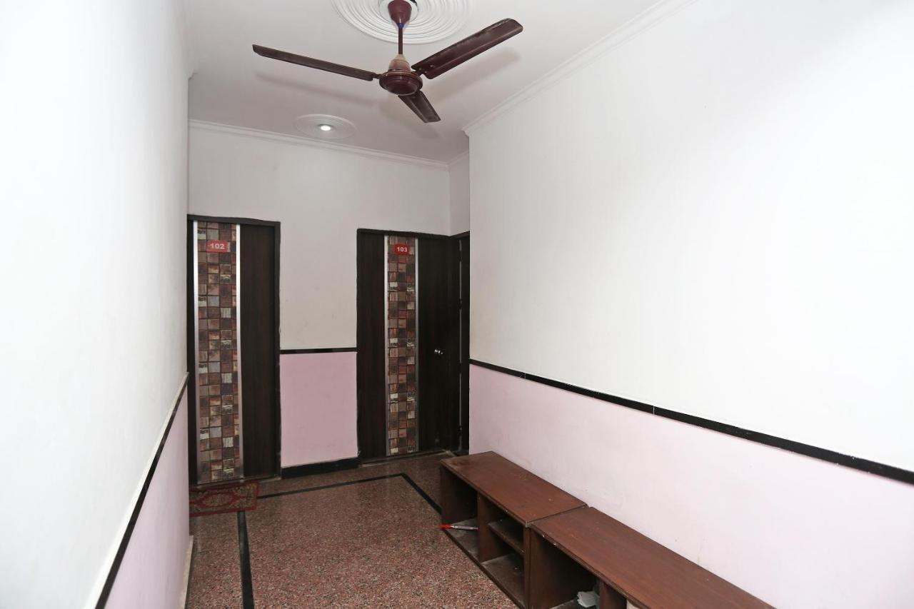 Hotel OYO 8253 Golden Heights Neu-Delhi Exterior foto